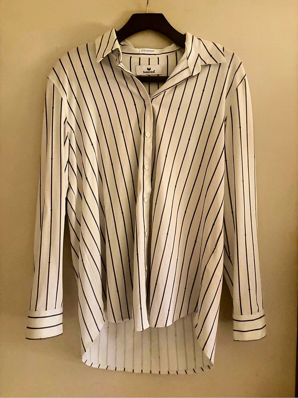 Buttercloth Women’s Striped Button Down Shirt in White & Blue Size Medium